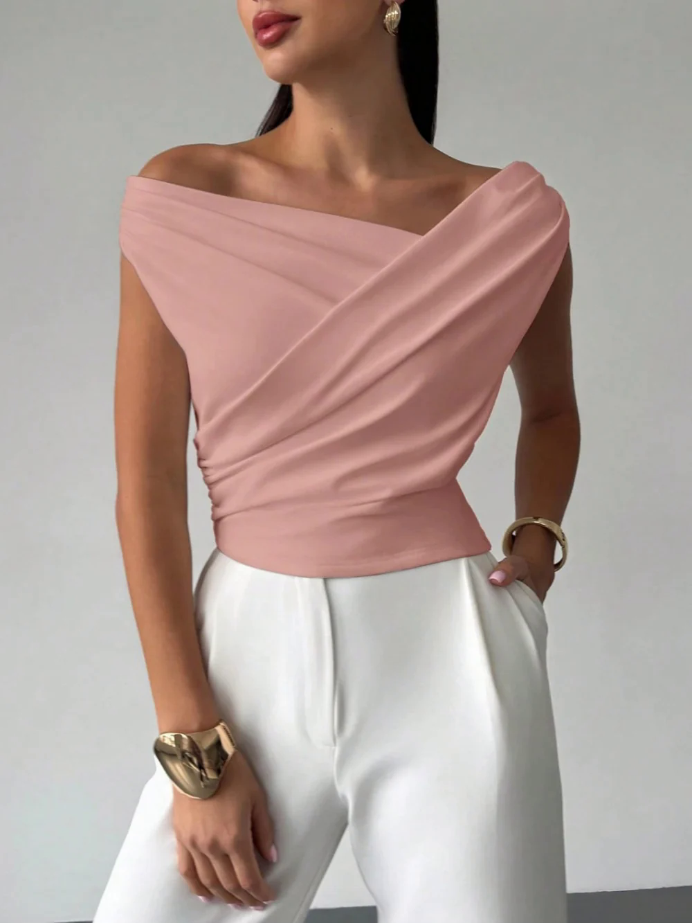 Off-shoulder fitted sleeveless crop top Off-shoulder fitted sleeveless crop top
