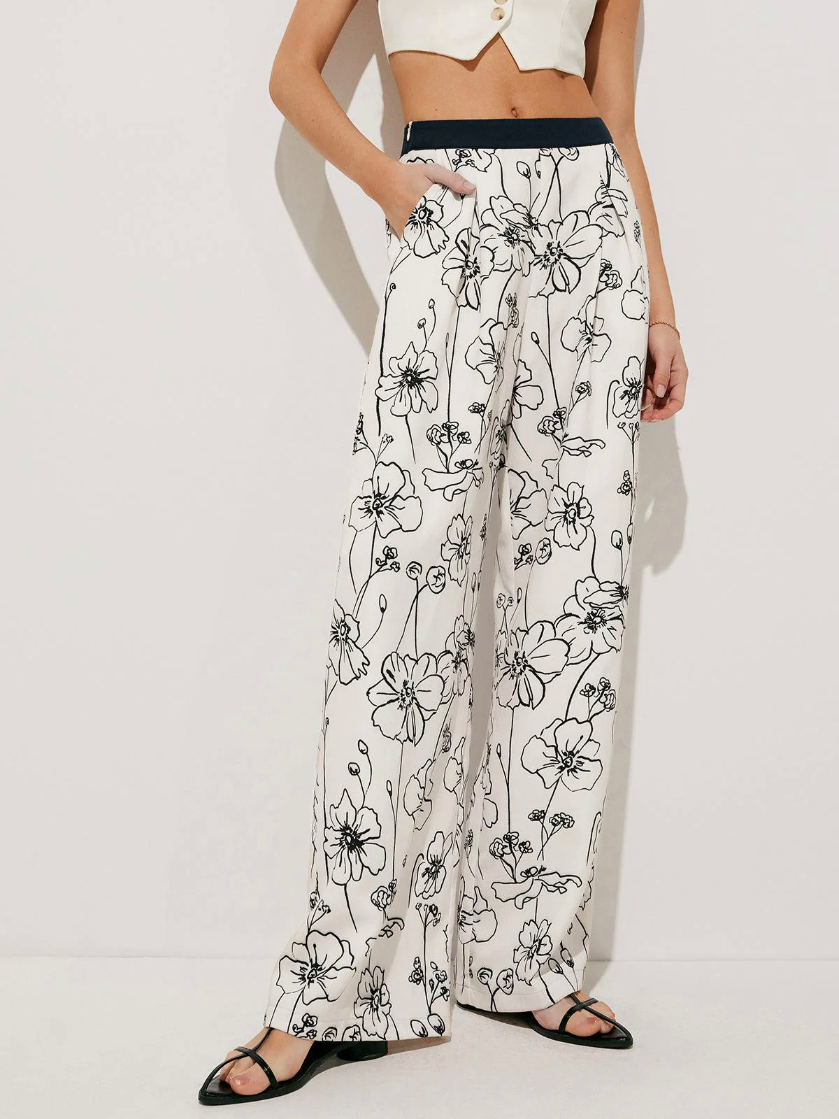 Floral Print Pockets Wide Leg Pants Floral Print Pockets Wide Leg Pants